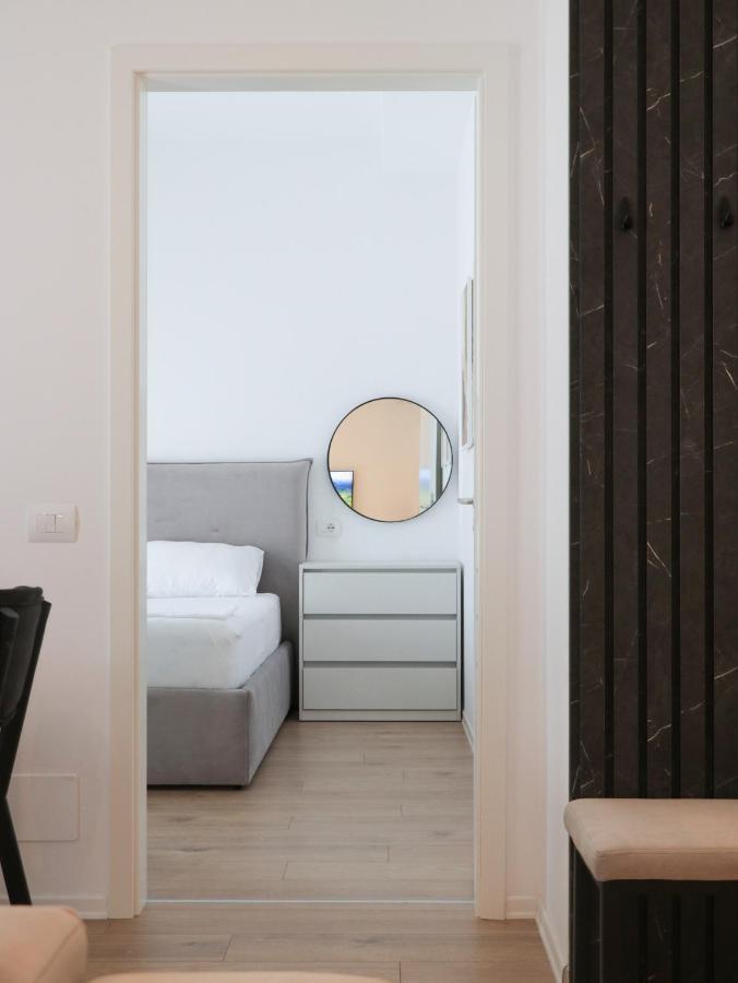 Luxury Rooftop 23 Bed & Breakfast Tirana Exterior photo